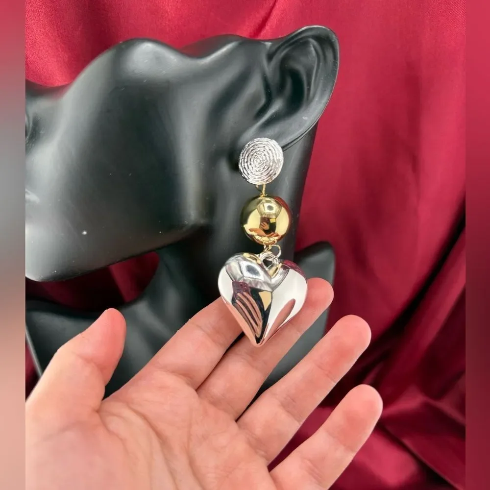 Lustrous Love: Sculptural Mixed-Metal Heart Statement Earrings Antropologie - Picture 8 of 10